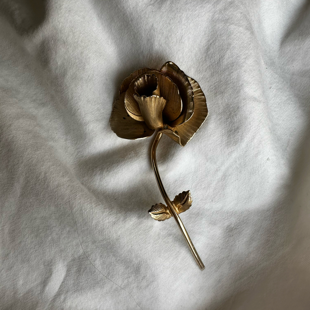Giovanni Vintage Rare Gold Tone Long Stem 3D Rose Brooch